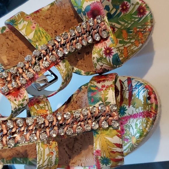 Gianni binni size 9 decorative sandals excellent condition - Picture 7 of 7